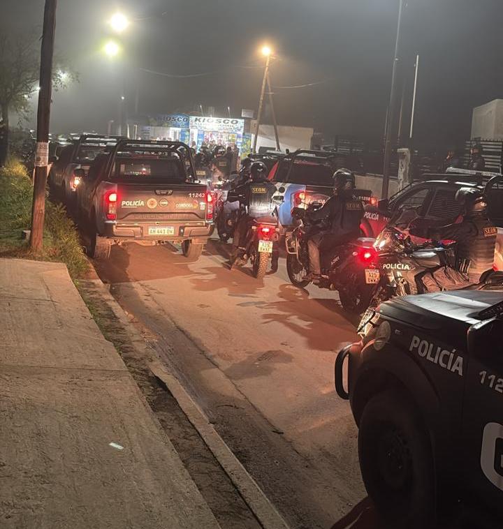 Malvinas Argentinas: con el Intendente Gastón Mazzalay y la jueza de Faltas Romina Cervantes al frente del operativo, desarticularon una reunión masiva y clausuraron una despensa