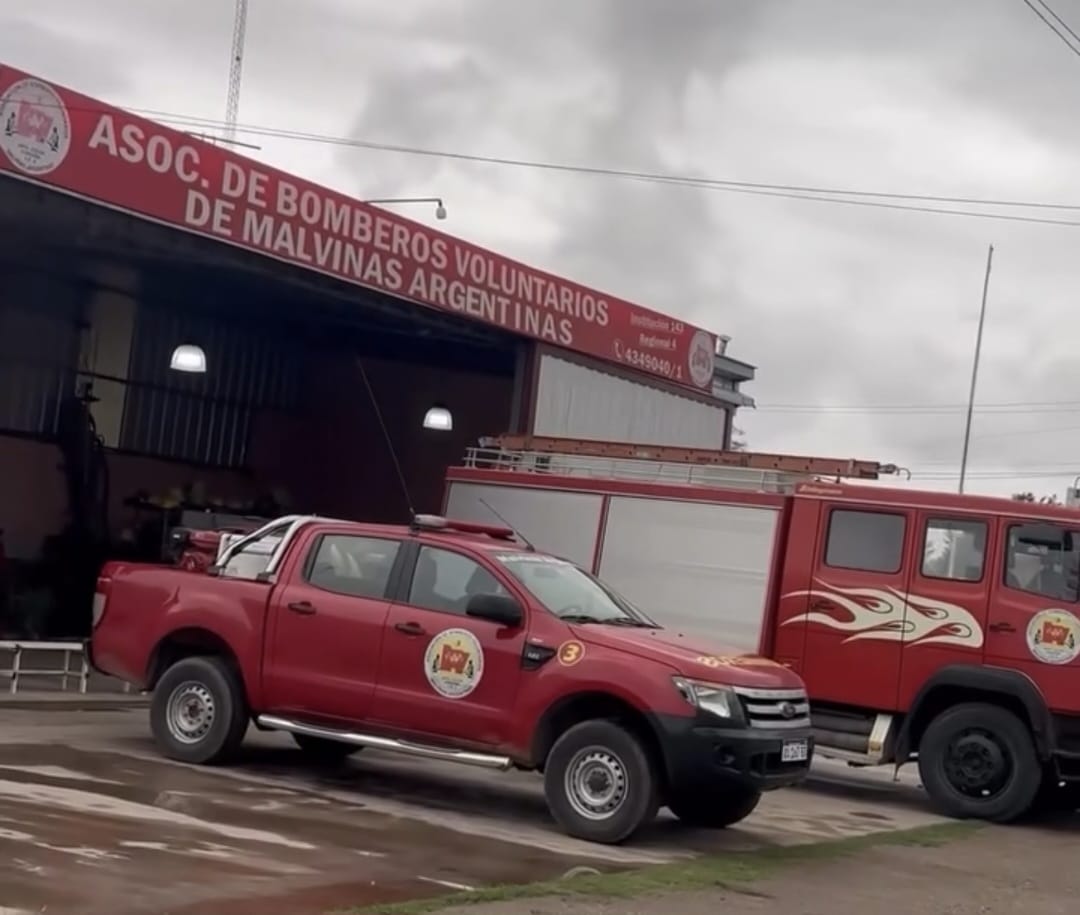 Bomberos Voluntarios acudieron a un incendio en una vivienda de Floresta Sur