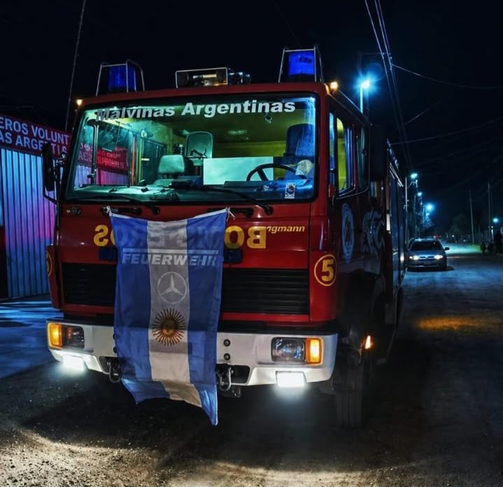 Incendio en una fábrica de muebles de Arenales: trabajaron dos dotaciones de Bomberos