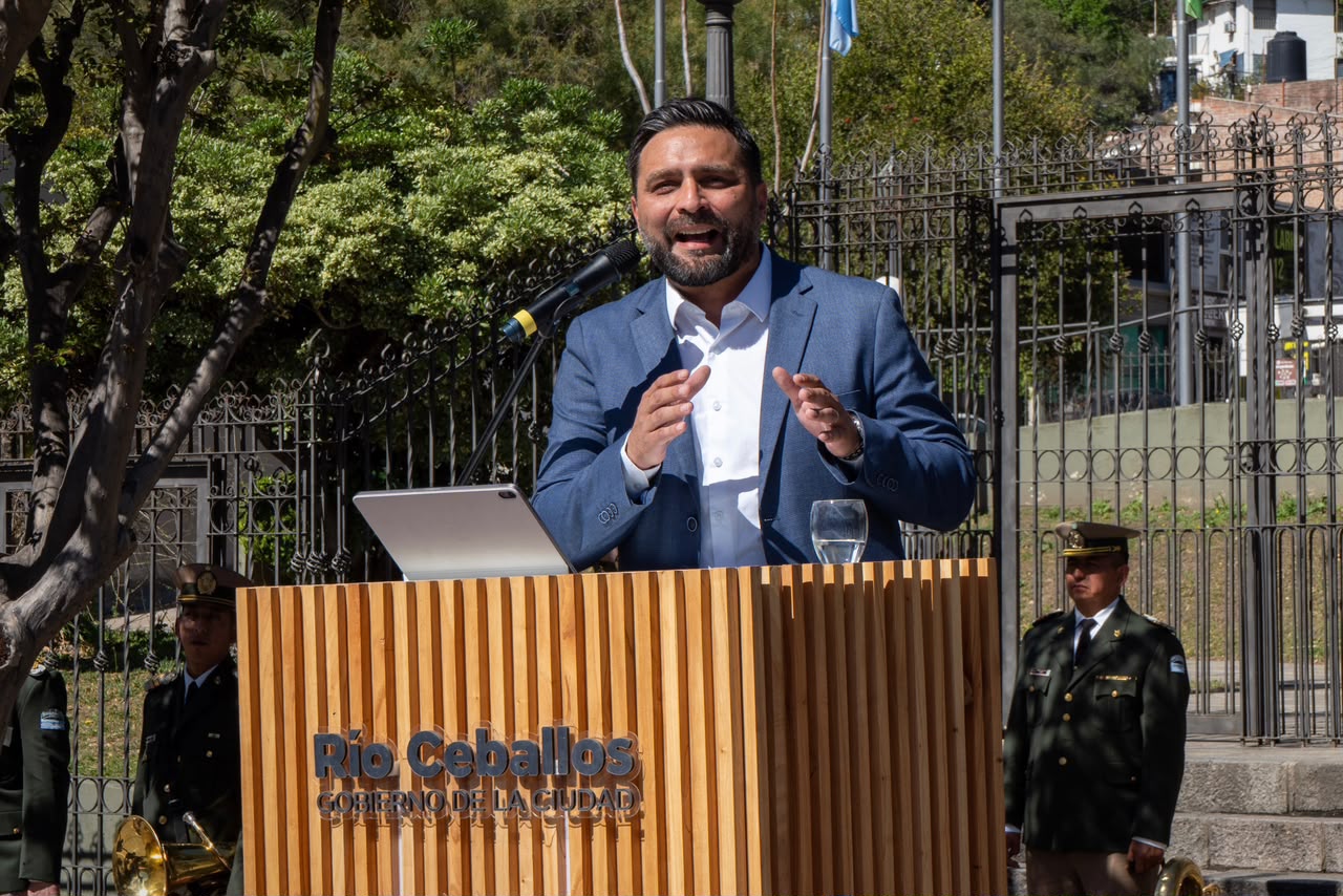 Río Ceballos celebró el Día de la Ciudadcon un acto protocolar y una gala artística